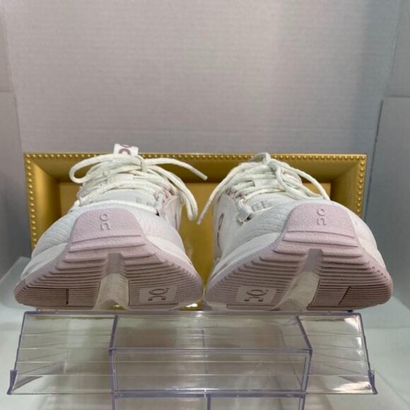 On Cloudnova White Neutral Running Sneakers Women’s 6.5 | Swiss Engineering | Ex - Picture 6 of 10